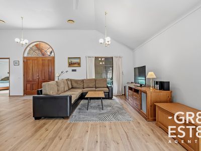 13 The Glade, Dandenong