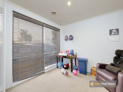 12 Meribel Way, Lynbrook