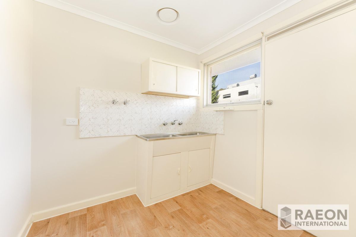2/12 Pine Way, Doncaster East