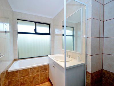 74 East Road, Pearsall