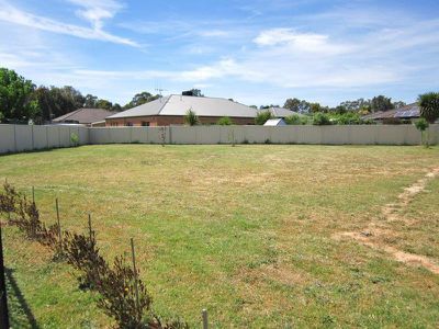 7 Ombana Court, Ascot