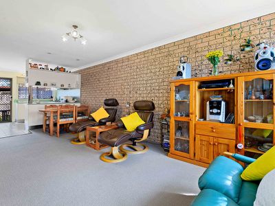 4 / 80 Ewing Road, Woodridge