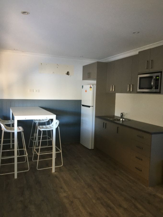 Unit 2, 3 and 4  / 18  Tectonic Crescent , Kunda Park