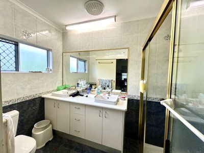 11 Southerden Drive, Mooroobool