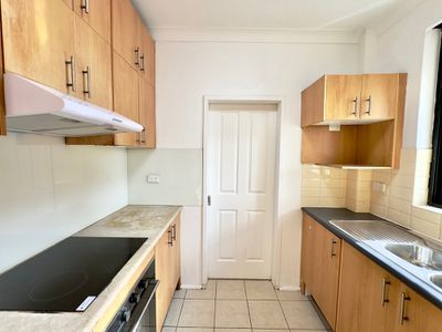 10 / 29 Fourth Avenue, Campsie