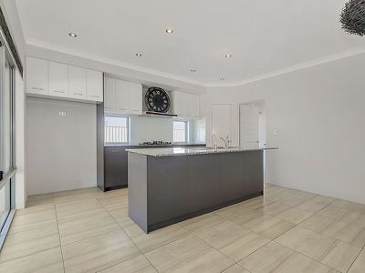41 Trumpeter Parade, Yanchep