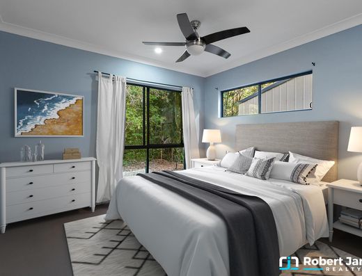 Tranquil Acreage Retreat in Sought-After Doonan image 13