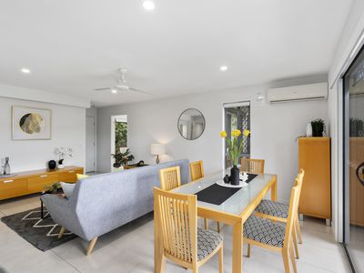6 / 37 Witheren Circuit, Pacific Pines
