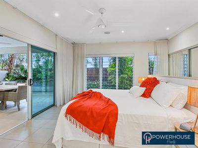 10 Castleton Entrance, Smithfield
