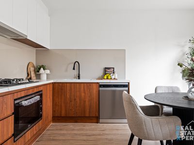 8 Tiger Way, Officer