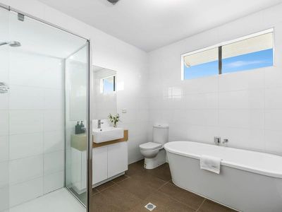 8 / 4 Gillies Street, Essendon North
