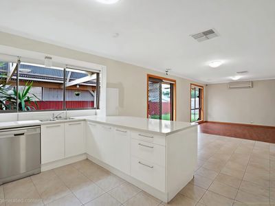 14 Sunbird Cres, Hoppers Crossing