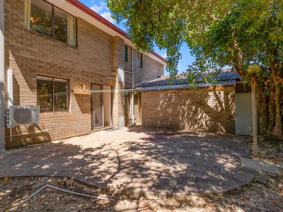 2 Aurora Grove, Willetton