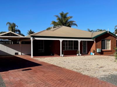 9 Wright Court, Somerville