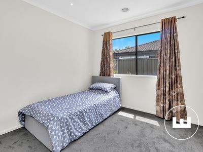 98 Scotsdale Drive, Cranbourne East