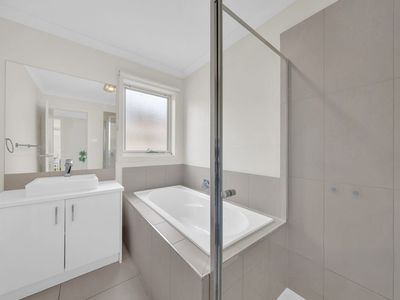 29 Grima Crescent, Wyndham Vale