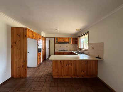 5 Kingfisher Court, Werribee