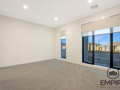 140 Yeungroon Boulevard, Clyde North