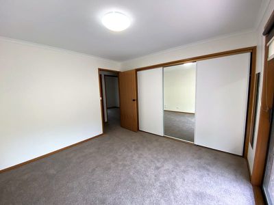 4 Royal Crescent, Hamlyn Heights