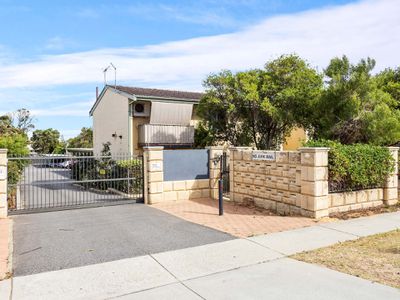 8/17 Stanley Street, Scarborough