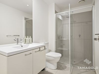 211 / 10 Clinch Avenue, Preston