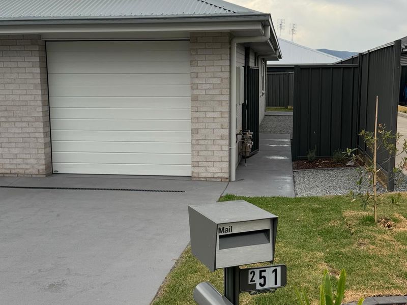 2 / 51 Crossing Street, Bellbird