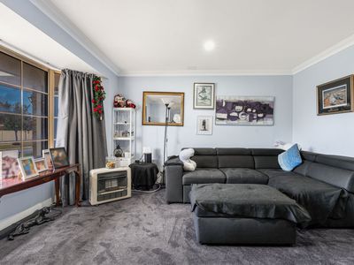33 Roseheath Boulevard, Kiara