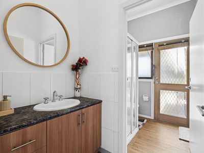 3795 Midland Highway, Eganstown