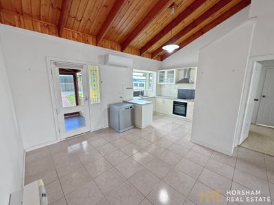 12 Tobruk Street, Horsham