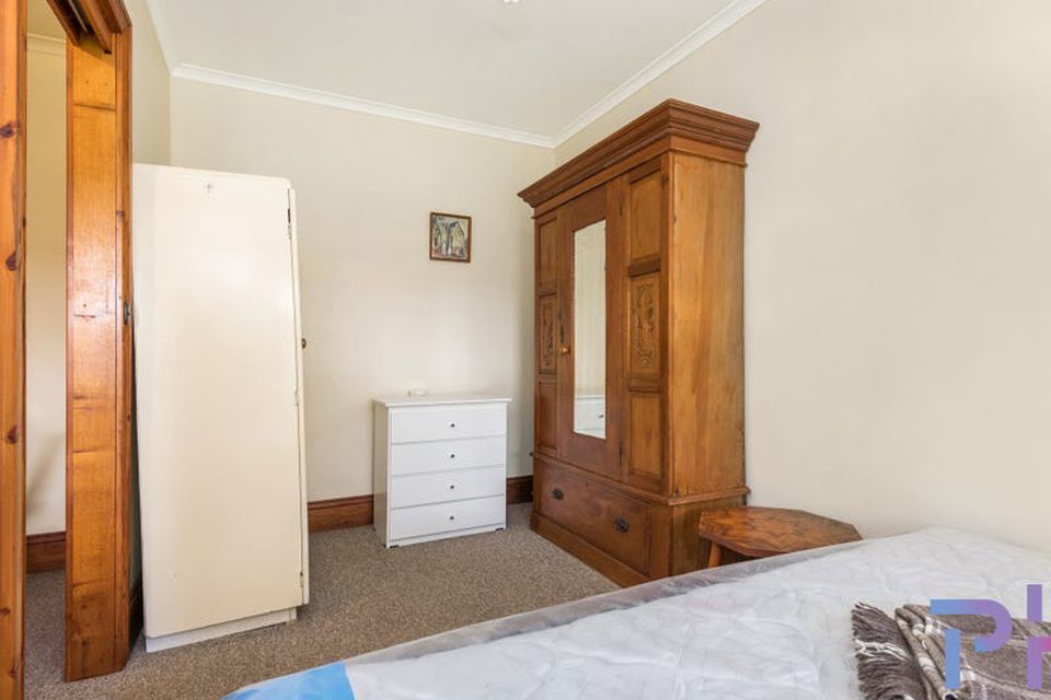 8A Mackenzie Street West, Golden Square