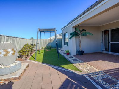 8 Hartz Way, Wandi