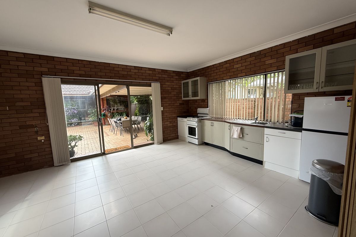 76 Midson Road, Eastwood