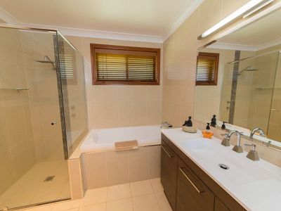 22 Pine Knoll Drive, Dubbo