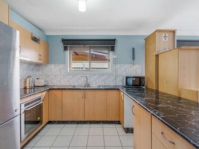 2 / 14 Chrysanthemum Avenue, Lurnea