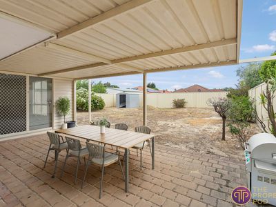 17 Adana Elbow, Kenwick