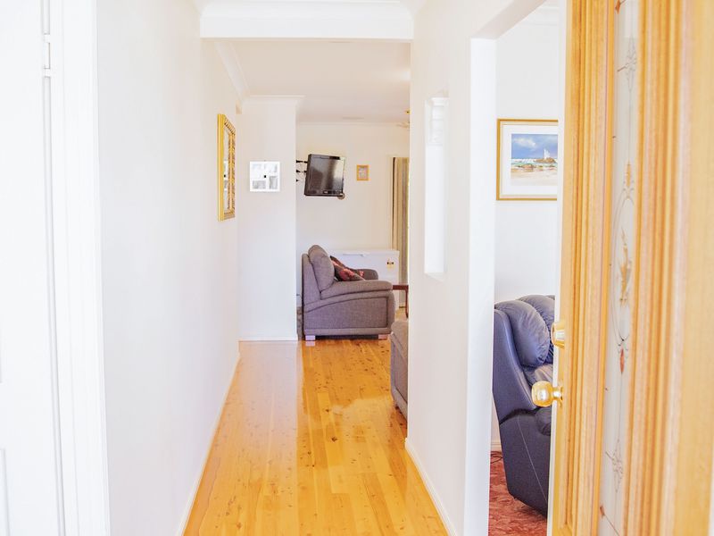 130 GILLILAND CRES, Blackbutt Main Street Realty