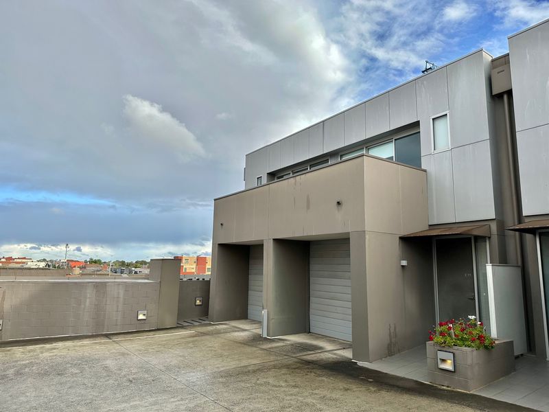 210 / 285 - 305 Centre Road, Bentleigh