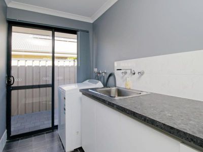 10 Narbone Way, Piara Waters