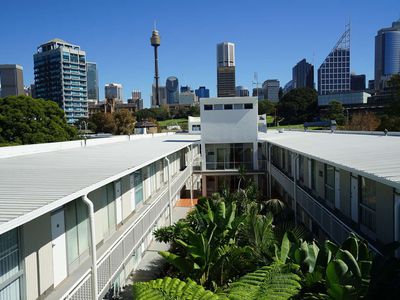 64 / 19 Forbes Street, Woolloomooloo