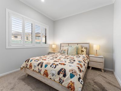 4 Rush Crescent, Manor Lakes