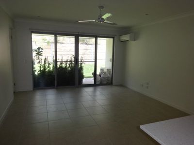 1 / 11 Velox Circuit, Upper Coomera