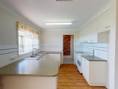 16A Grevillea Close, Dubbo