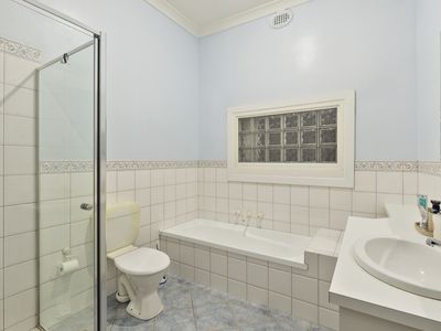 17 The Avenue, Seymour