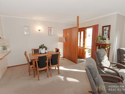 2 / 5 Penny Avenue, Horsham