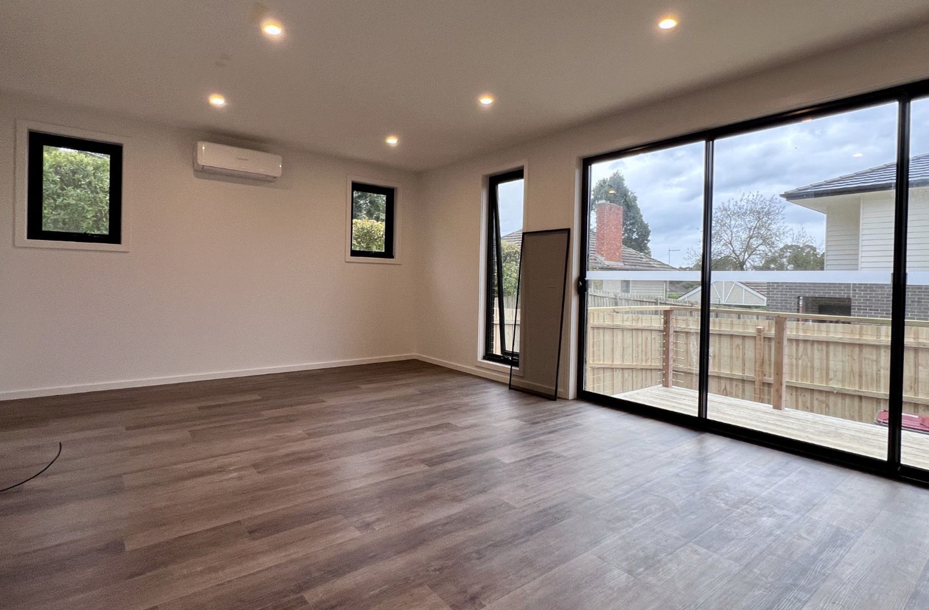 1 / 98 Croydon Road, Croydon
