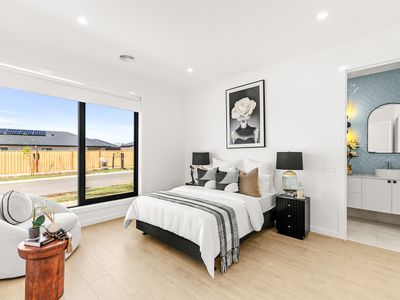 13 Pursuit Street, Mambourin