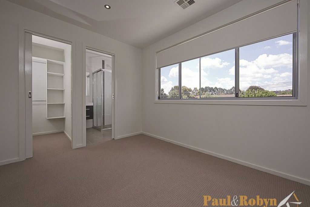 8 / 9 Bisdee Street, Hughes