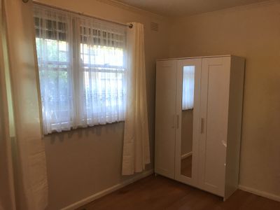 28 Village Avenue, Doncaster