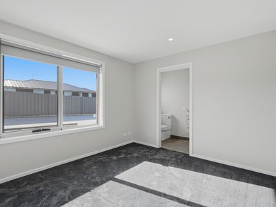 50a & 50b Deavan Drive , Shorewell Park
