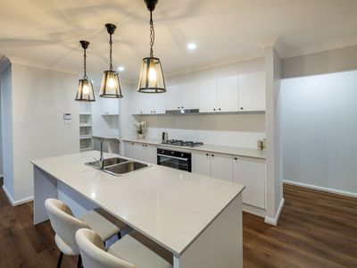 27 Admiralty Drive, Safety Beach